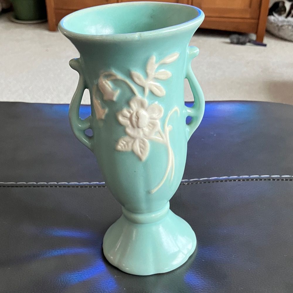 Vintage 1930s Weller Pottery Cameo Vase 8-1/2" Signed Weller